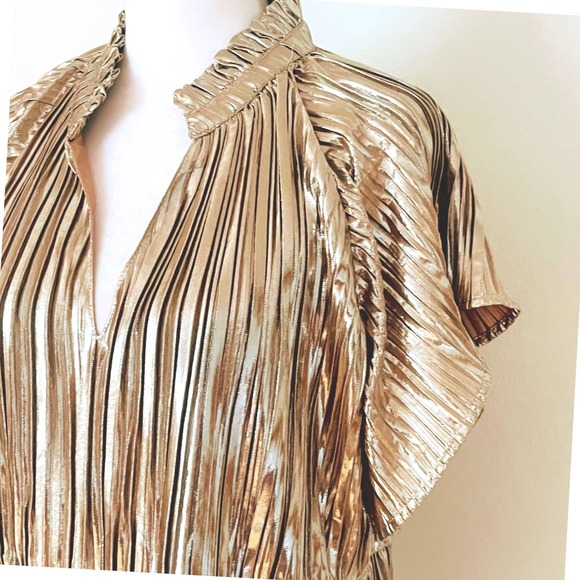 THML gold pleated holiday Christmas party women's shirt metallic shimmer top NEW - Picture 5 of 16